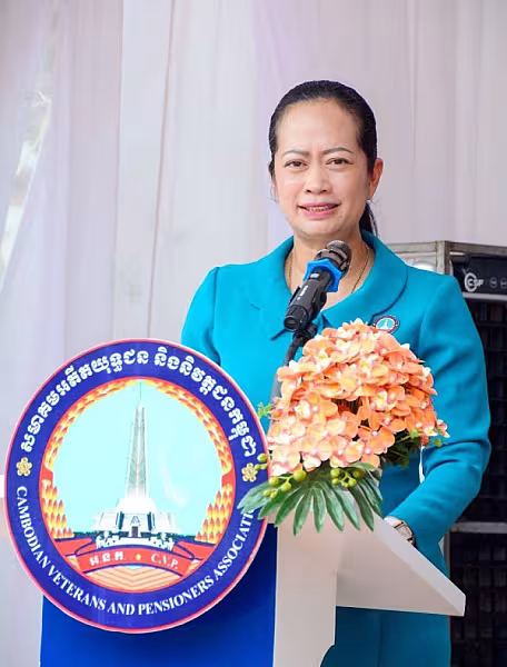 លោកជំទាវ ឈី វ៉ា អញ្ជើញអធិបតីខួបលើកទី១៩ ទិវាអតីតយុទ្ធជន និងនិវត្តជនកម្ពុជា ខេត្តកោះកុង  - Image 2
