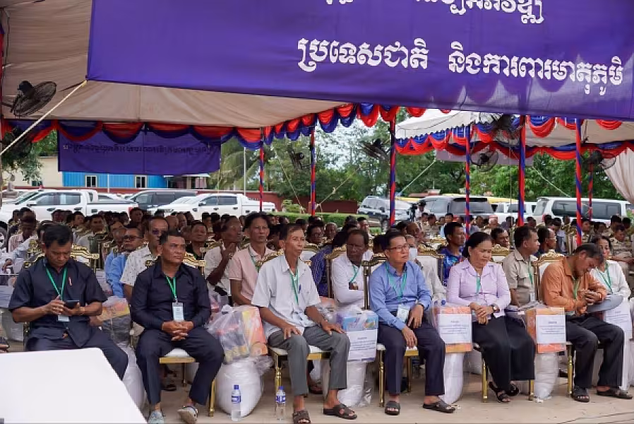 លោកជំទាវ ឈី វ៉ា អញ្ជើញអធិបតីខួបលើកទី១៩ ទិវាអតីតយុទ្ធជន និងនិវត្តជនកម្ពុជា ខេត្តកោះកុង  - Image 8