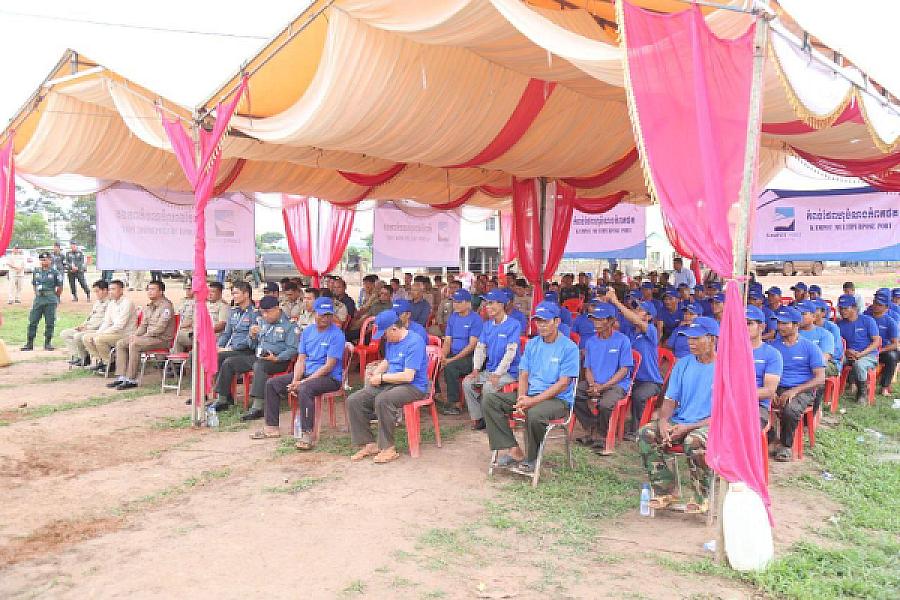 ឯកឧត្តម កិត្តិសង្គហបណ្ឌិត គន់ គីម ប្រគល់ផ្ទះ៣៨ខ្នង ជាអំណោយរបស់សម្ដេចមហាបវរធិបតី ហ៊ុន ម៉ាណែត ជូនអតីតយុទ្ធជន នៅស្រុកពញាក្រែក ខេត្តត្បូងឃ្មុំ - Image 13