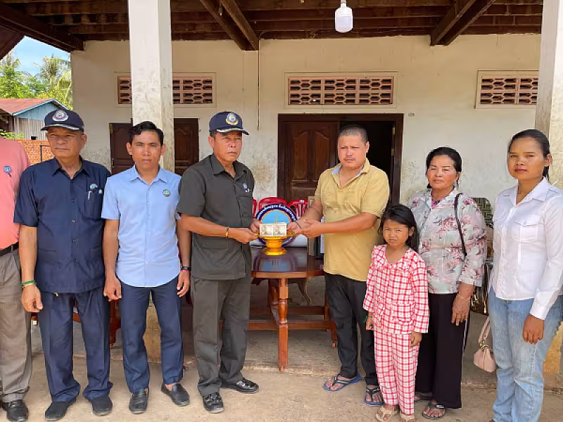 អ.ន.ក.ខេត្តស្ទឹងត្រែង នាំអំណោយ និងថវិកាបេឡាមរណសង្គ្រោះជូនគ្រួសារសមាជិក៤គ្រួសារ - Image 2