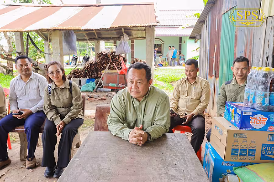 ឯកឧត្តម សោម ពិសិដ្ឋ ចុះសួរសុខទុក្ខ និងនាំយកអំណោយជូនសមាជិកអ.ន.ក. - Image 3