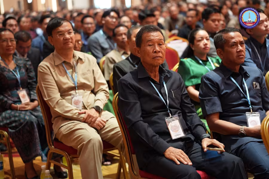 សម្ដេចអគ្គមហាសេនាបតីតេជោ ហ៊ុន សែន អញ្ជើញជាអធិបតីភាពដ៏ខ្ពង់ខ្ពស់ក្នុងពិធីសំណេះសំណាលជាមួយថ្នាក់ដឹកនាំក្រសួង - Image 16