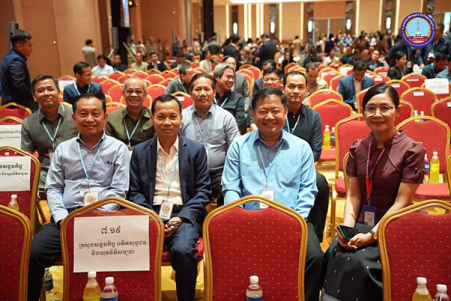 សម្ដេចអគ្គមហាសេនាបតីតេជោ ហ៊ុន សែន អញ្ជើញជាអធិបតីភាពដ៏ខ្ពង់ខ្ពស់ក្នុងពិធីសំណេះសំណាលជាមួយថ្នាក់ដឹកនាំក្រសួង - Image 18