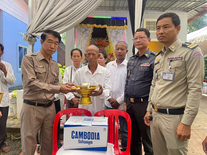 អ.ន.ក.ស្រុកសង្កែ នាំយកថវិកាបេឡាមរណសង្គ្រោះជូនគ្រួសារសពជាសមាជិក - Image 3