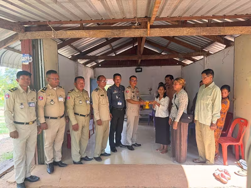 អ.ន.ក.ស្រុកអន្លង់វែង នាំយកថវិកាបេឡាមរណសង្គ្រោះជូនគ្រួសារសពជាសមាជិក - Image 2