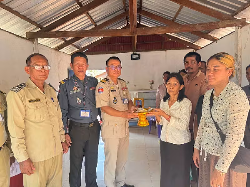 អ.ន.ក.ស្រុកអន្លង់វែង នាំយកថវិកាបេឡាមរណសង្គ្រោះជូនគ្រួសារសពជាសមាជិក - Image 3