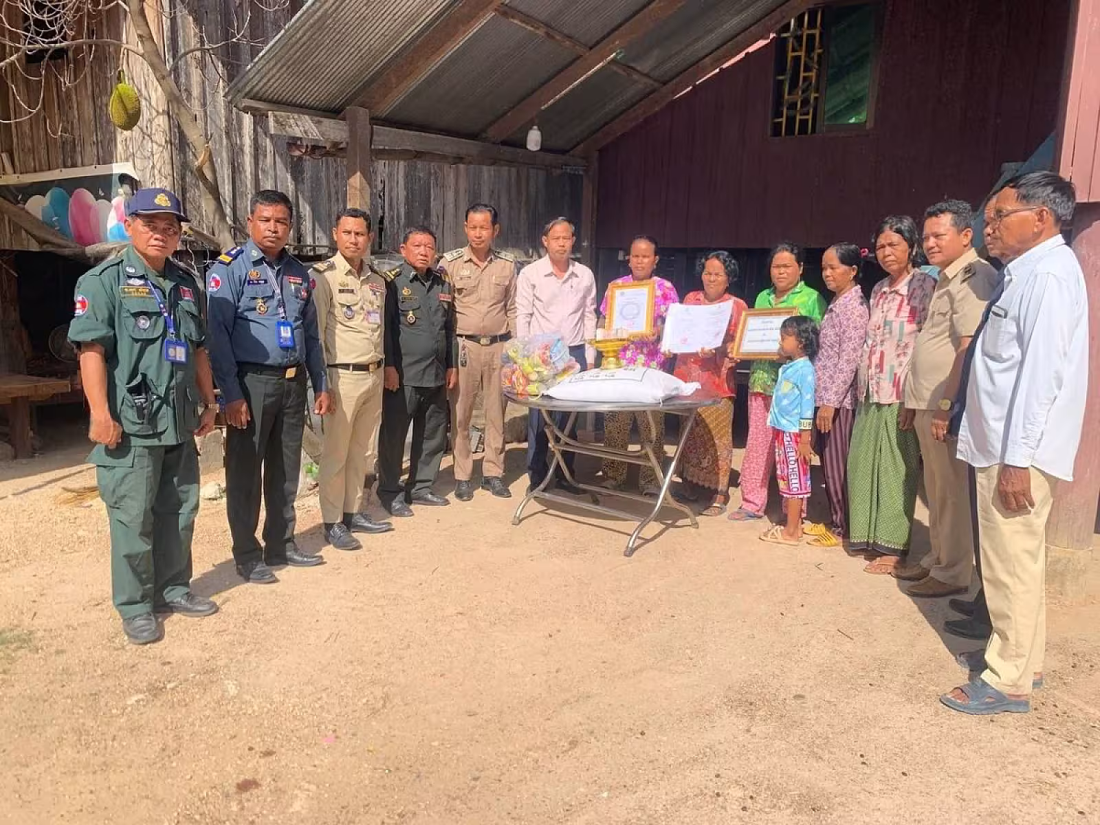 អ.ន.ក.ស្រុកកោះអណ្តែត នាំយកថវិកាបេឡាមរណសង្គ្រោះជូនគ្រួសារសពជាសមាជិក