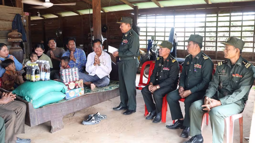 អ.ន.ក. ខេត្តកំពង់ធំ​ នាំយកអំណោយជូនអតីតយុទ្ធជនជាសមាជិកក្រុមប្រឹក្សាឃុំ - Image 2
