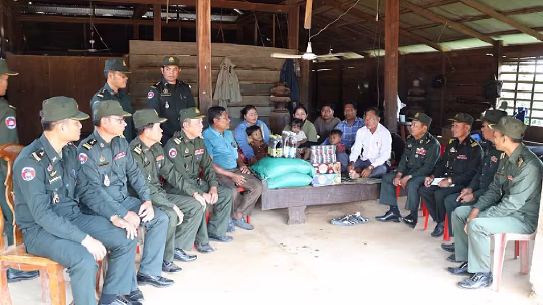 អ.ន.ក. ខេត្តកំពង់ធំ​ នាំយកអំណោយជូនអតីតយុទ្ធជនជាសមាជិកក្រុមប្រឹក្សាឃុំ - Image 5