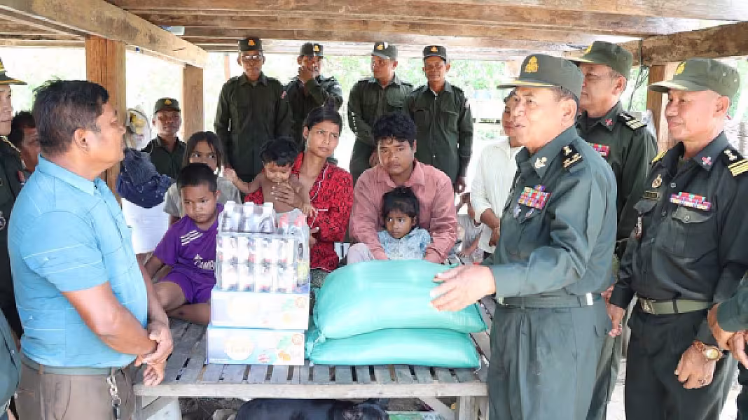 អ.ន.ក. ខេត្តកំពង់ធំ​ នាំយកអំណោយជូនអតីតយុទ្ធជនជាសមាជិកក្រុមប្រឹក្សាឃុំ - Image 6
