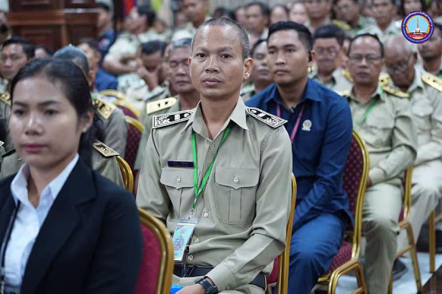 សម្ដេចអគ្គមហាសេនាបតីតេជោ ហ៊ុន សែន បានអញ្ជើញជាអធិបតីភាពដ៏ខ្ពង់ខ្ពស់ក្នុងពិធីសំណេះសំណាលជាមួយក្រុមប្រឹក្សាខេត្ត ក្រុង ស្រុក ឃុំ សង្កាត់ និងថ្នាក់ដឹកនាំមន្ទីរ អង្គភាពនានាជុំវិញខេត្តកំពង់ឆ្នាំង  - Image 14