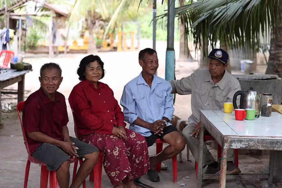 ឯកឧត្តម គន់ គីម អញ្ជើញចុះសួរសុខទុក្ខសមាជិក អ.ន.ក.តាមខ្នងផ្ទះ ក្នុងខេត្តស្វាយរៀង - Image 10