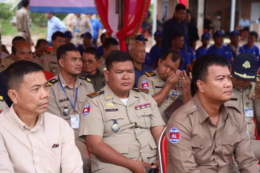 ឯកឧត្តម កិត្តិសង្គហបណ្ឌិត គន់ គីម ប្រគល់ផ្ទះ៣៨ខ្នង ជាអំណោយរបស់សម្ដេចមហាបវរធិបតី ហ៊ុន ម៉ាណែត ជូនអតីតយុទ្ធជន នៅស្រុកពញាក្រែក ខេត្តត្បូងឃ្មុំ - Image 2