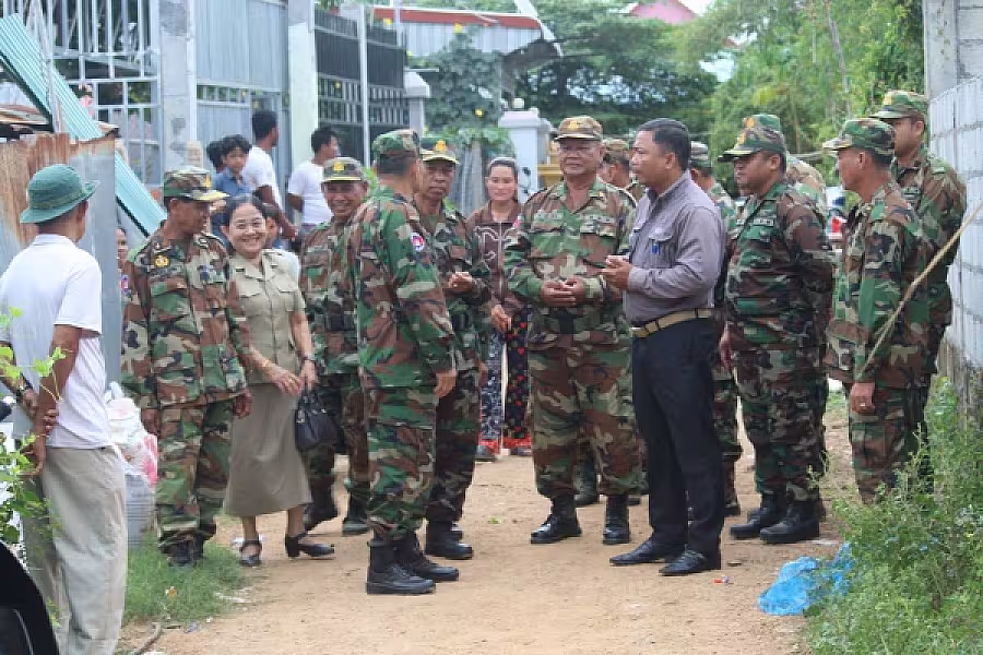 ឧត្តមសេនីយ៍ត្រី អ៊ុ សុភា អនុប្រធាន អ.ន.ក.ខេត្តកំពង់ឆ្នាំង នាំយកថវិកា និងអំណោយឧបត្ថម្ភកុមារទីទ័លក្រ  - Image 2