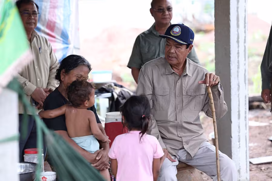 ឯកឧត្តម គន់ គីម អញ្ជើញចុះសួរទុក្ខពលរដ្ឋភៀសសឹកស្នាក់នៅផ្ទះបណ្តោះអាសន្នរបស់សមាគម ក្នុងខេត្តព្រះវិហារ - Image 3