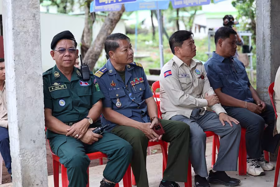 ឯកឧត្តម គន់ គីម អញ្ជើញចុះសួរទុក្ខពលរដ្ឋភៀសសឹកស្នាក់នៅផ្ទះបណ្តោះអាសន្នរបស់សមាគម ក្នុងខេត្តព្រះវិហារ - Image 19