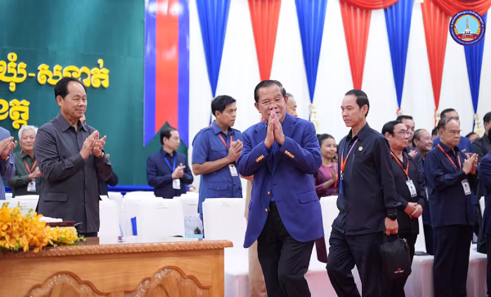 សម្ដេចអគ្គមហាសេនាបតីតេជោ ហ៊ុន សែន អញ្ជើញជាអធិបតីភាពដ៏ខ្ពង់ខ្ពស់ក្នុងពិធីសំណេះសំណាលជាមួយក្រុមប្រឹក្សាខេត្ត ក្រុង ស្រុក ឃុំ សង្កាត់ និង ថ្នាក់ដឹកនាំនៃមន្ទីរ អង្គភាពនានាជុំវិញខេត្តកំពង់ធំ