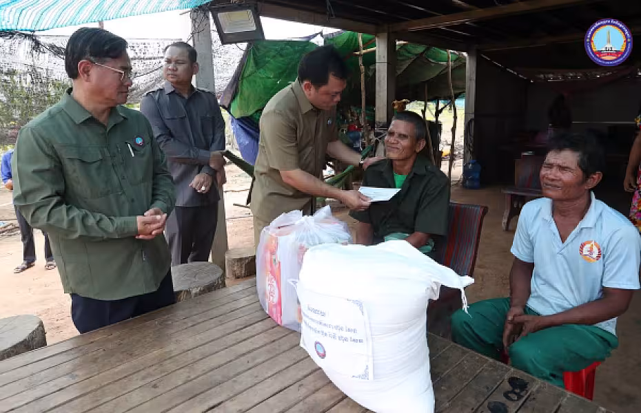 ឯកឧត្តមអ្នកឧកញ៉ា ម៉ម វណ្ណឌី អញ្ជើញចុះសាកសួរសុខទុក្ខ និងនាំយកអំណោយជូនគ្រួសារអតីតយុទ្ធជន២០៦គ្រួសារនៅខេត្តកំពង់ធំ - Image 3