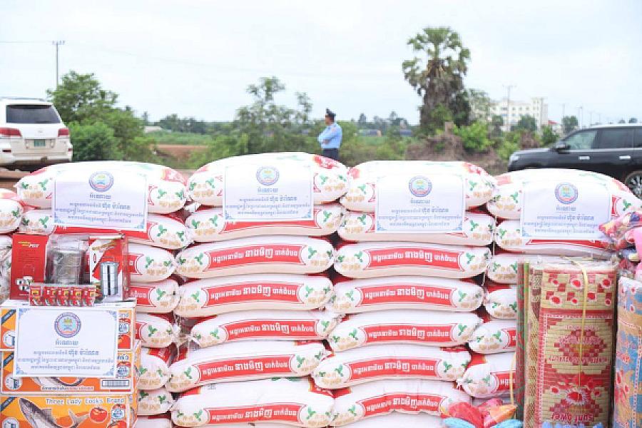 ឯកឧត្តម កិត្តិសង្គហបណ្ឌិត គន់ គីម ប្រគល់ផ្ទះ៣៨ខ្នង ជាអំណោយរបស់សម្ដេចមហាបវរធិបតី ហ៊ុន ម៉ាណែត ជូនអតីតយុទ្ធជន នៅស្រុកពញាក្រែក ខេត្តត្បូងឃ្មុំ - Image 17