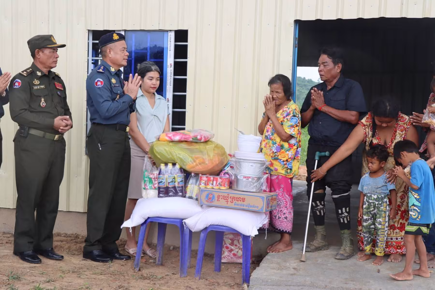 អ.ន.ក. ខេត្តព្រះសីហនុ ចុះជួបសំណេះសំណាល និងនាំយកអំណោយជូនសមាជិក