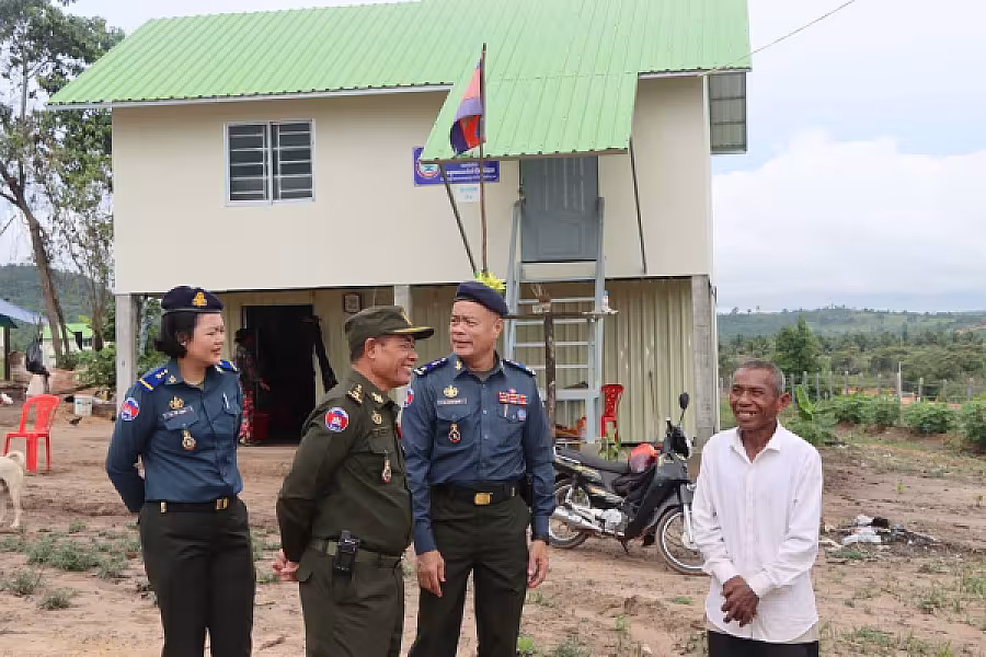 អ.ន.ក. ខេត្តព្រះសីហនុ ចុះជួបសំណេះសំណាល និងនាំយកអំណោយជូនសមាជិក - Image 2