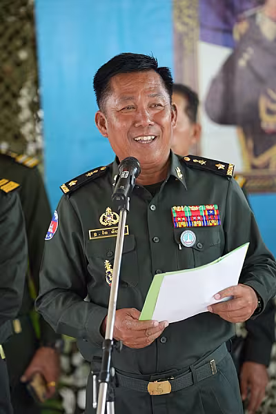 អតីតយុទ្ធជន និងនិវត្តជន ២៣គ្រួសារ ក្នុងខេត្តកណ្ដាលទទួលអំណោយពីសម្ដេចតេជោ និងសម្ដេចកិត្តិព្រឹទ្ធបណ្ឌិត - Image 3