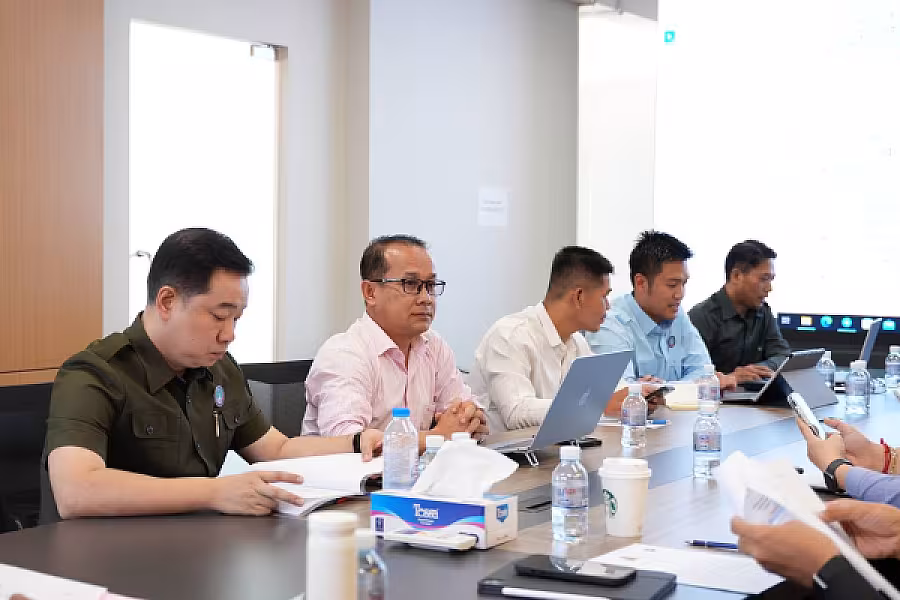 ឯកឧត្តមនាយឧត្តមសេនីយ៍ មាស សាវ៉ន អញ្ជើញដឹកនាំប្រជុំពិនិត្យ និងឆ្លង ខ្លឹមសារប្រជុំ WCM - Image 4
