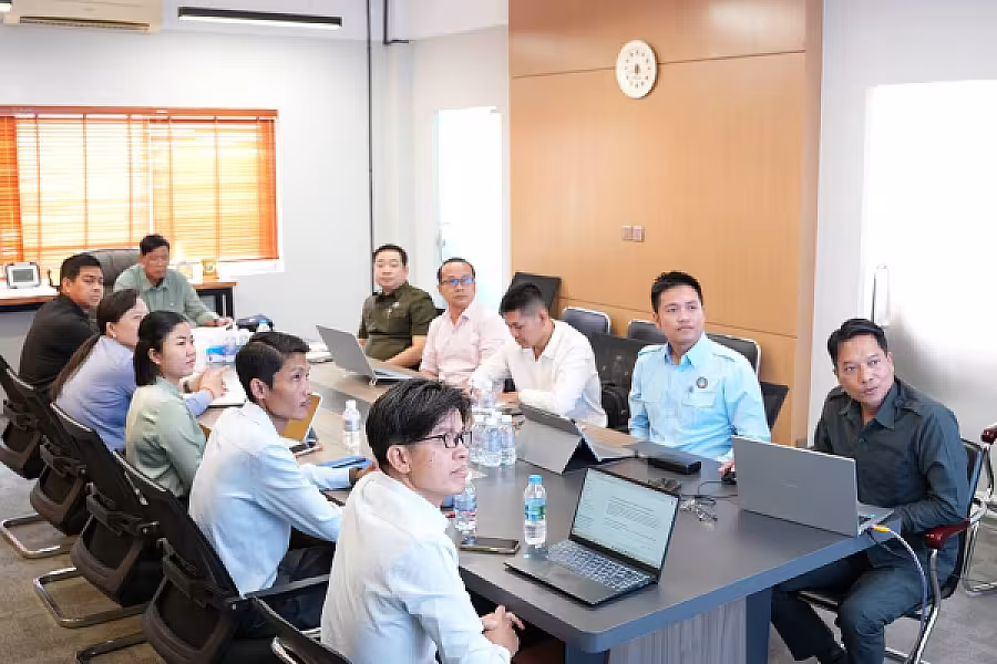 ឯកឧត្តមនាយឧត្តមសេនីយ៍ មាស សាវ៉ន អញ្ជើញដឹកនាំប្រជុំពិនិត្យ និងឆ្លង ខ្លឹមសារប្រជុំ WCM - Image 11