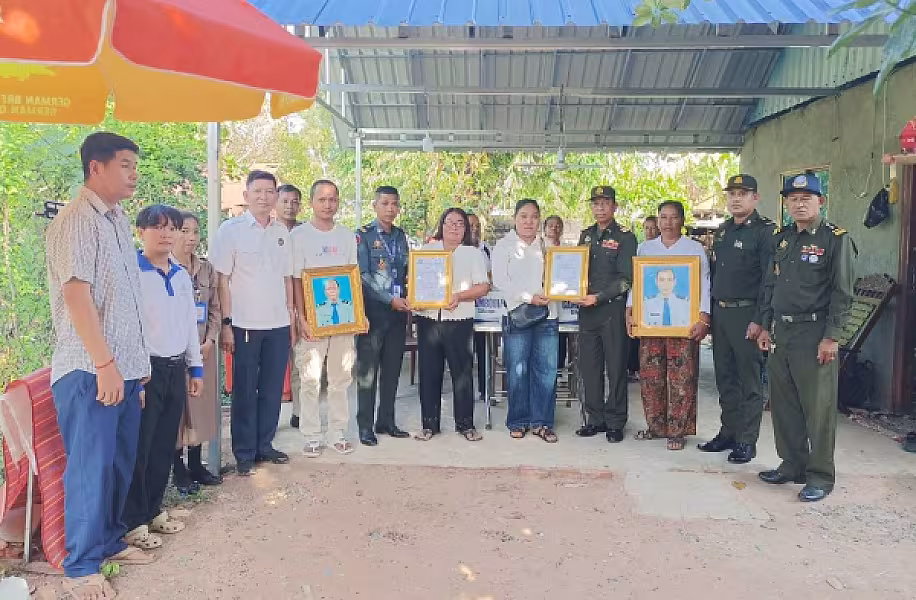 អ.ន.ក. ខេត្តកំពង់ឆ្នាំង នាំយកថវិកាបេឡាមរណសង្រ្គោះជូនគ្រួសារសពចំនួន ៨គ្រួសារ - Image 4