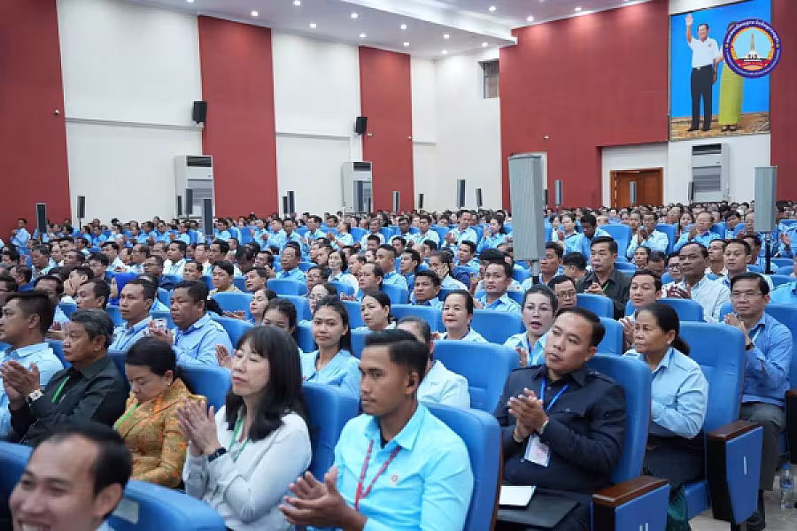 សម្ដេចប្រមុខរដ្ឋស្ដីទី៖ អតីតយុទ្ធជនក្នុងខេត្តកណ្ដាលមានជាងមួយម៉ឺននាក់ ត្រូវបន្តយកចិត្តទុកដាក់គ្រប់គ្រងពួកគាត់ឱ្យបានល្អប្រសើរ   - Image 8