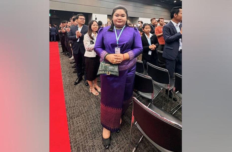 កញ្ញា រិទ្ធ ម៉ាណា  បាន​ចូល​រួម​ឧបត្ថម្ភ​ថវិកា​ចំនួន​ 100ដុល្លារ​ ដេីម្បី​រៀបចំ​មហាសន្និបាត​វិសាមញ្ញ​តំណាង​សមាគម​អតីត​យុទ្ធ​ជន​កម្ពុជា​ទូទាំង​ប្រទេស​