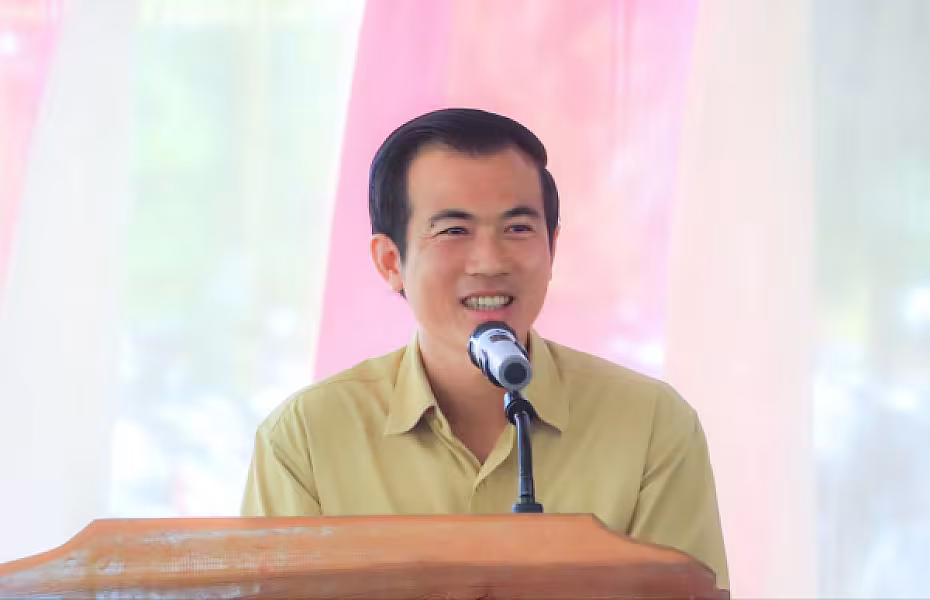 ឃន ចាន់ថៃ អភិបាលស្រុកបារាយណ៍ ខេត្ត​កំពង់​ធំ​ បាន​ចូល​រួម​ឧបត្ថម្ភ​ថវិកា​ចំនួន​ ៥០០ ០០០ រៀល​  ដេីម្បី​រៀបចំ​មហាសន្និបាត​វិសាមញ្ញ​តំណាង​សមាគម​អតីត​យុទ្ធ​ជន​កម្ពុជា​ទូទាំង​ប្រទេស