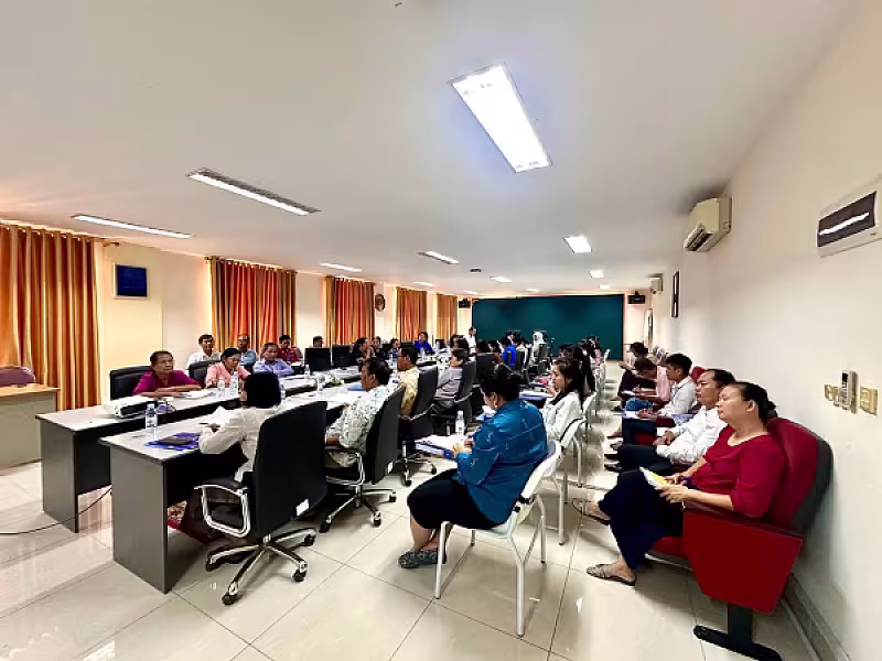 លោកជំទាវ គឹម ច័ន្ទសុលីណា បើកវគ្គបណ្តុះបណ្តាលស្តីពីការងាររដ្ឋបាល និងការងារបេឡាមរណសង្គ្រោះ អ.ន.ក.ក្នុងវិស័យកិច្ចការនារី - Image 10