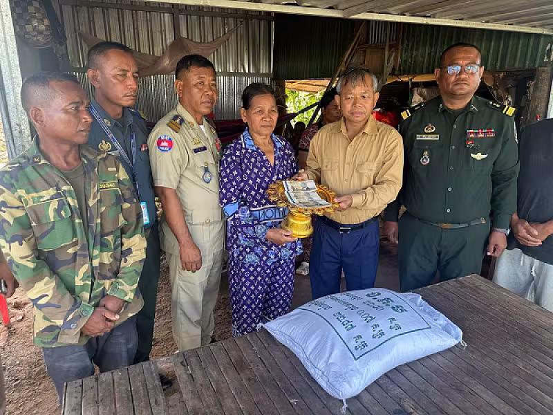 អ.ន.ក. ស្រុកត្រាំកក់ នាំយកថវិកាបេឡាមរណសង្គ្រោះជូនគ្រួសារសពសមាជិក - Image 3