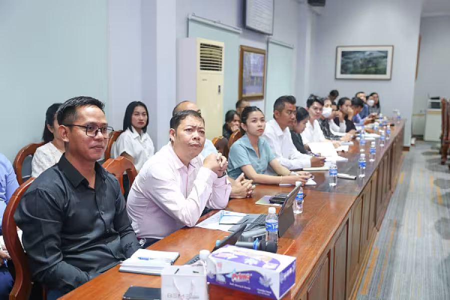 លោកជំទាវ ទេស ផល្លីន អញ្ជើញដឹកនាំកិច្ចប្រជុំតម្រង់ទិសការងារ របស់លេខាធិការដ្ឋាននៃគណៈកម្មាធិការអ.ន.ក វិស័យព័ត៌មាន - Image 14