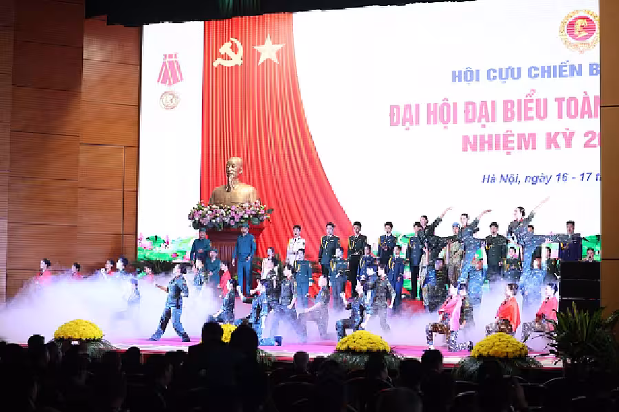 ឯកឧត្តម គន់ គីម អញ្ជើញដឹកនាំគណៈប្រតិភូចូលរួមមហាសន្និបាត តំណាងទូទាំងប្រទេសសមាគមអតីតយុទ្ធជនវៀតណាមលើកទី៨  - Image 19
