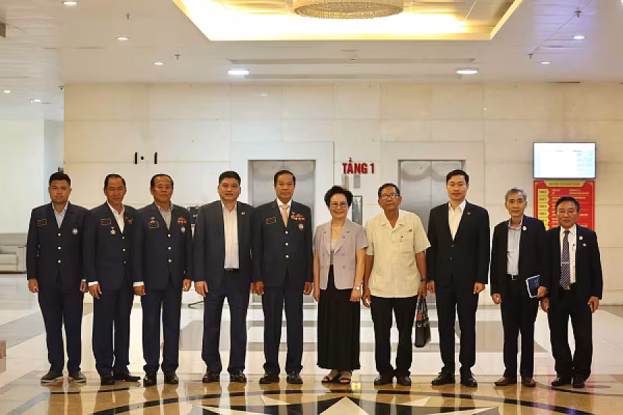នាយឧត្តមសេនីយ៍ គន់ គីម អញ្ជើញជួបពិភាក្សាការងារជាមួយថ្នាក់ដឹកនាំ សមាគមធុរកិច្ចអតីតយុទ្ធជនវៀតណាម  - Image 5