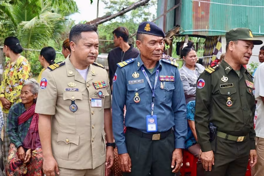 លោកជំទាវ បាន ស្រីមុំ អញ្ជើញចុះប្រគល់ផ្ទះថ្នី ១ខ្នងជូនអតីតយុទ្ធជន នៅស្រុកសាលាក្រៅ - Image 6