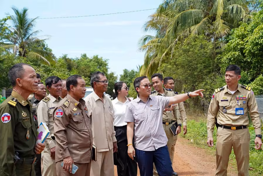 ឯកឧត្តម ឈួរ សុបញ្ញា អញ្ជើញចុះពិនិត្យស្ថានភាពរស់នៅអតីតយុទ្ធជន និងដីសម្បទានសង្គមកិច្ចនៅស្រុកភ្នំស្រួច  - Image 2