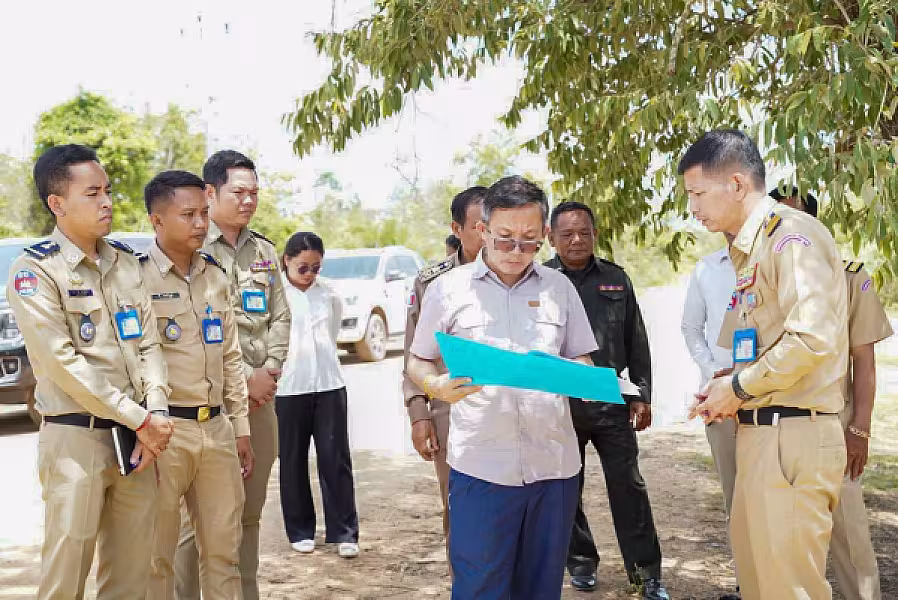 ឯកឧត្តម ឈួរ សុបញ្ញា អញ្ជើញចុះពិនិត្យស្ថានភាពរស់នៅអតីតយុទ្ធជន និងដីសម្បទានសង្គមកិច្ចនៅស្រុកភ្នំស្រួច  - Image 6