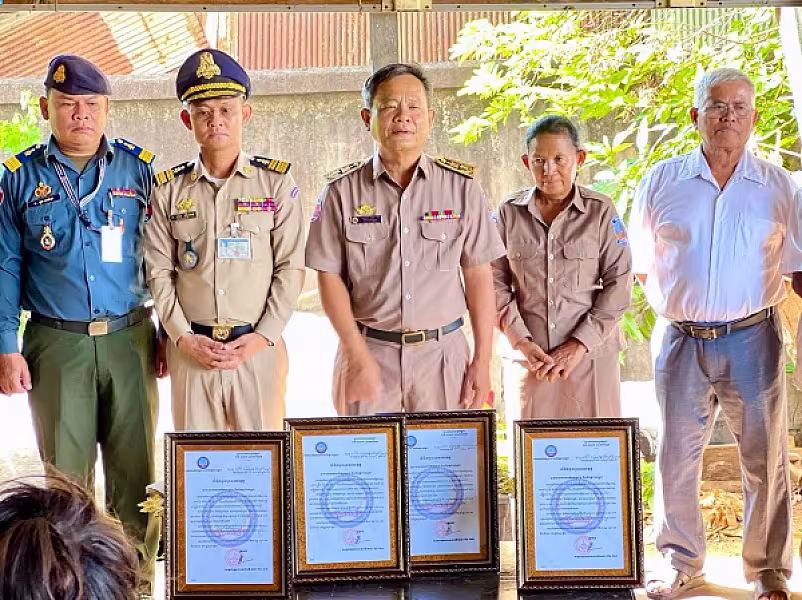 អ.ន.ក.ស្រុកជីក្រែង នាំយកថវិកាបេឡាមរណសង្គ្រោះប្រគល់ជូនគ្រួសារសពសមាជិកចំនួន ៤គ្រួសារ