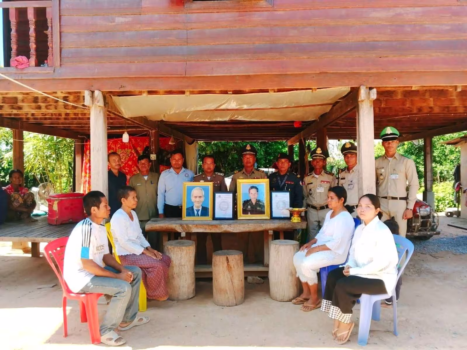 អ.ន.ក.ស្រុកស្រីស្នំ នាំយកថវិកាបេឡាមរណសង្គ្រោះប្រគល់ជូនគ្រួសារសពសមាជិកចំនួន ២គ្រួសារ