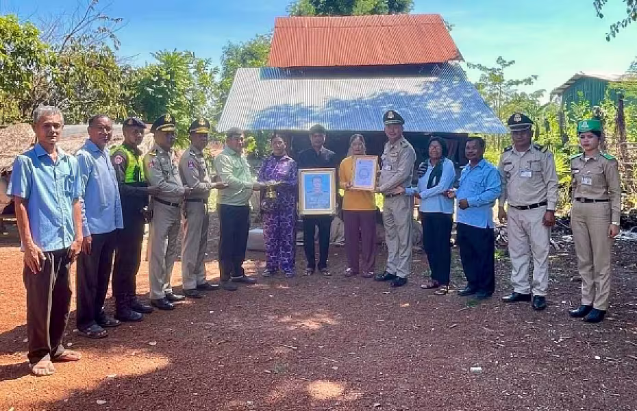 អ.ន.ក.ស្រុកវ៉ារិន នាំយកថវិកាបេឡាមរណសង្គ្រោះប្រគល់ជូនគ្រួសារសពសមាជិកចំនួន ៤គ្រួសារ - Image 3