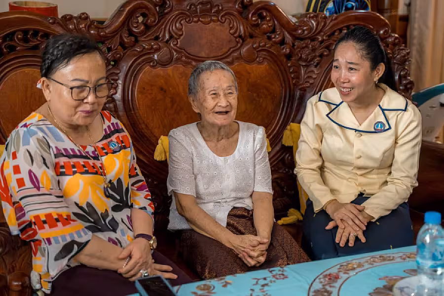 លោកជំទាវ ទុយ សិរីរតនៈ នេត្រភក្ត្រា តំណាងឯកឧត្តម នេត្រ ភក្ត្រា អញ្ជើញបានចុះសួរសុខទុក្ខនិវត្តជន - Image 16