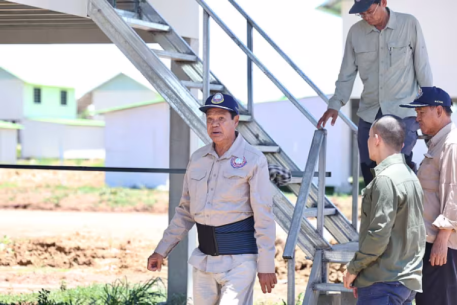 ឯកឧត្តម គន់ គីម អញ្ជើញចុះពិនិត្យស្ថានភាពរស់នៅ និង អាជីវកម្មប្រជាពលរដ្ឋភៀសសឹក ក្នុងខេត្តបន្ទាយមានជ័យ - Image 13