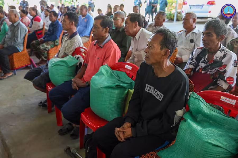 សមាគមរៀបចំពិធីចាប់ឆ្នោតប្រគល់ផ្ទះជូនអតីតយុទ្ធជនចំនួន ៥១គ្រួសារនៅភូមិប៊ុនរ៉ានីសែនជ័យដំណាក់ទ្រយឹង - Image 13