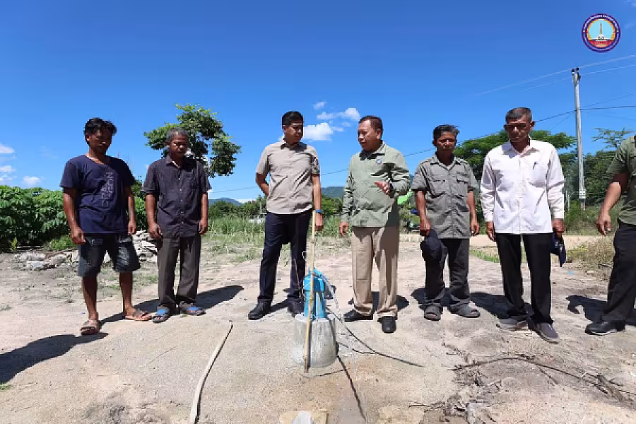ឯកឧត្តម អ៊ុំ សុខ និងឯកឧត្តម គីម សុផារុន អញ្ជើញដឹកនាំកិច្ចប្រជុំ និងចុះពិនិត្យវឌ្ឍនភាពនៃភូមិប៊ុនរ៉ានីសែនជ័យដំណាក់ទ្រយឹង - Image 18