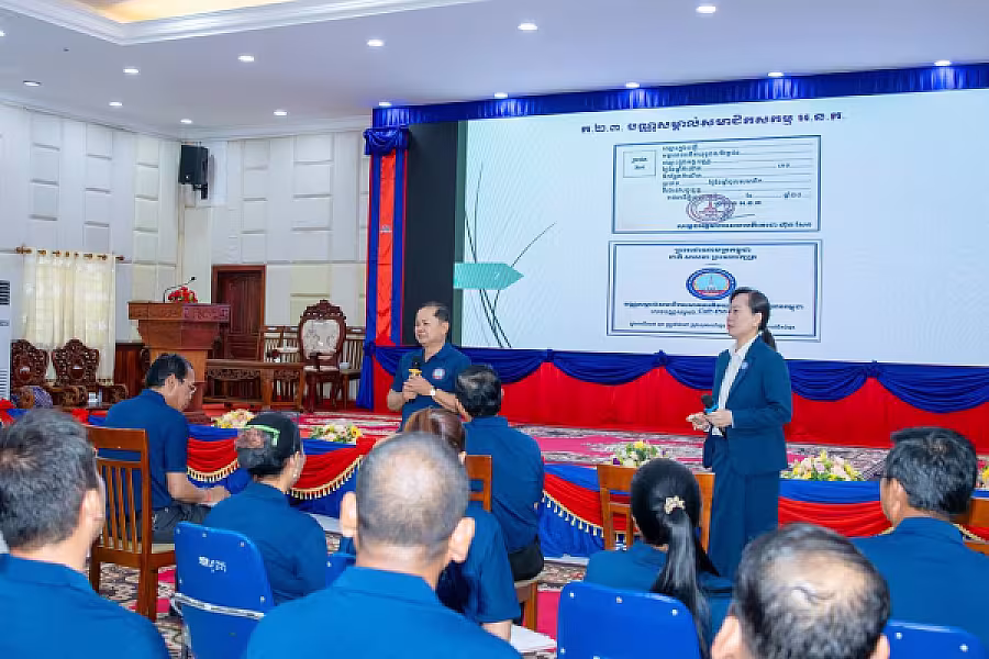 ឯកឧត្តម អ៊ុក ឃ្នួច អញ្ជើញបើកវគ្គបណ្តុះបណ្តាលស្តីពីការងាររដ្ឋបាល និងការងារបេឡាមរណសង្គ្រោះ ជូនគណៈកម្មាធិការសមាគមអតីតយុទ្ធជន និងនិវត្តជនកម្ពុជា(អ.ន.ក.) ខេត្តបន្ទាយមានជ័យ - Image 9