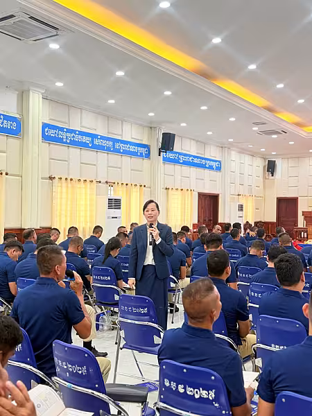 ឯកឧត្តម អ៊ុក ឃ្នួច អញ្ជើញបើកវគ្គបណ្តុះបណ្តាលស្តីពីការងាររដ្ឋបាល និងការងារបេឡាមរណសង្គ្រោះ ជូនគណៈកម្មាធិការសមាគមអតីតយុទ្ធជន និងនិវត្តជនកម្ពុជា(អ.ន.ក.) ខេត្តបន្ទាយមានជ័យ - Image 11