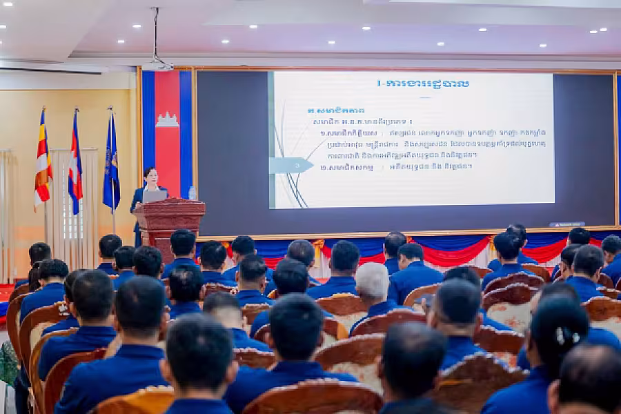 ឯកឧត្តម អ៊ុក ឃ្នួច អញ្ជើញបើកវគ្គបណ្តុះបណ្តាលស្តីពីការងាររដ្ឋបាល និងការងារបេឡាមរណសង្គ្រោះ អ.ន.ក. ជូនគណៈកម្មាធិការសមាគមអតីតយុទ្ធជន និងនិវត្តជនកម្ពុជាខេត្តបាត់ដំបង - Image 8